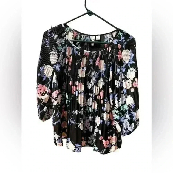 ELLE Black Floral Three Quarter Sleeve Blouse Size small - Picture 1 of 4